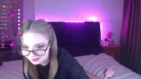 shysweetrish online show from June 5, 6:52 am