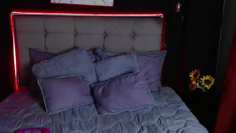 Snapshot of shyvibes_ chatting on February 7, 12:09 am CALL ME  CHARLOTTE online show from February 7, 12:09 am