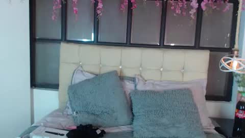Snapshot of shyvibes_ chatting on October 21, 7:36 pm CALL ME  CHARLOTTE online show from October 21, 7:36 pm