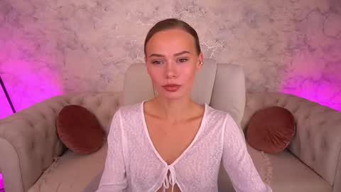 shyysiren online show from September 13, 6:02 am