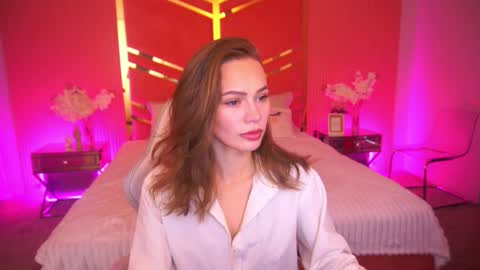 shyysiren online show from November 1, 8:27 am