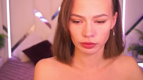 shyysiren online show from December 2, 9:03 am