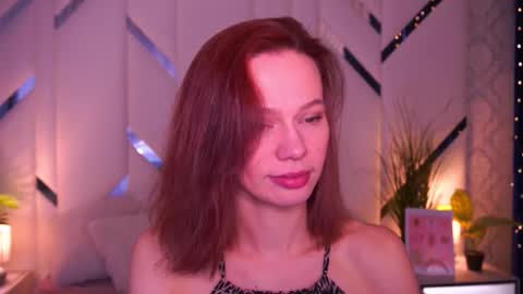 shyysiren online show from February 8, 9:02 am