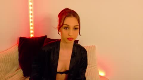 Snapshot of sia_a chatting on October 14, 4:57 am Anastasia online show from October 14, 4:57 am