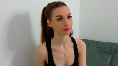 Snapshot of sia_a chatting on November 7, 6:13 am Anastasia online show from November 7, 6:13 am