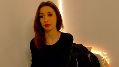 Snapshot of sia_a chatting on November 22, 1:43 pm Anastasia online show from November 22, 1:43 pm