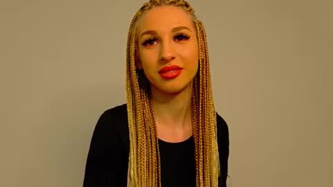 Snapshot of sia_a chatting on December 14, 12:43 pm Anastasia online show from December 14, 12:43 pm