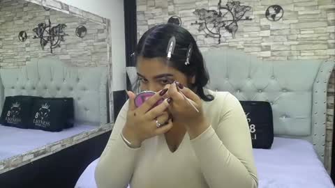 Alicia online show from October 30, 1:01 pm