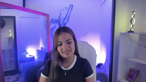 siafoxx_ online show from April 2, 11:02 pm