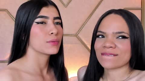 Siara and Zoe tattoo online show from December 12, 12:38 am