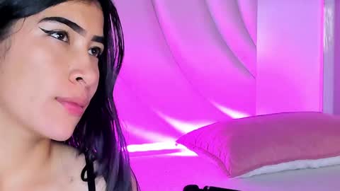 Siara and Zoe tattoo online show from May 15, 10:50 pm