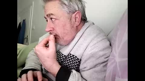 Snapshot of sibemolx chatting on February 1, 1:42 pm sibemolx online show from February 1, 1:42 pm