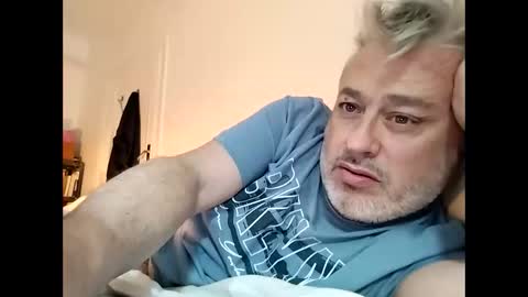 Snapshot of sibemolx chatting on March 25, 11:33 pm sibemolx online show from March 25, 11:33 pm