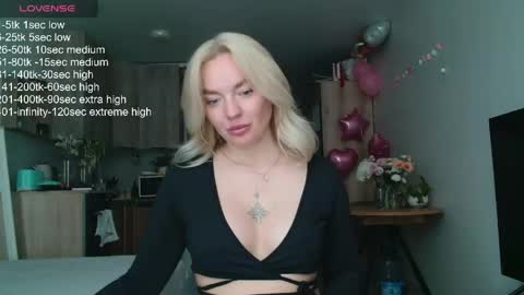 Snapshot of siberian_girl_ chatting on May 24, 6:40 am Eva online show from May 24, 6:40 am