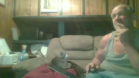 Snapshot of sickone6669947170 chatting on February 9, 10:31 am Bill online show from February 9, 10:31 am