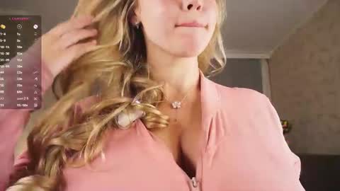 Snapshot of sidneyhodsdon chatting on July 23, 6:17 pm Elizabeth online show from July 23, 6:17 pm