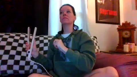 Snapshot of sidneyraee chatting on July 3, 3:07 pm Mrs. St. Patrickk online show from July 3, 3:07 pm