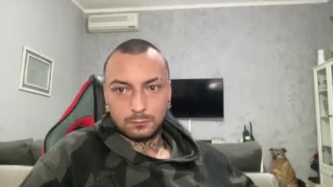 sidvicious23cm online show from December 3, 6:39 pm