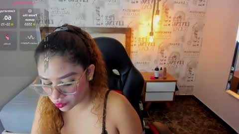 S I E N N A  online show from March 24, 12:43 pm