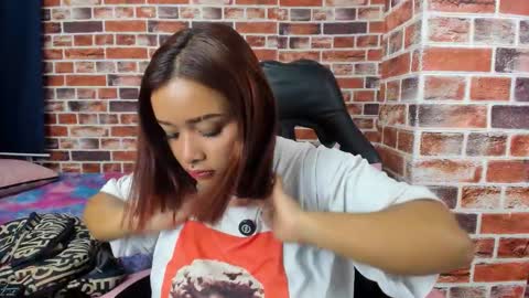 sienna_lux01 online show from March 11, 1:44 am