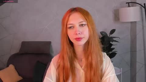 Snapshot of sienna_nyx chatting on April 18, 9:13 am Sienna online show from April 18, 9:13 am