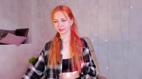 Snapshot of sienna_nyx chatting on April 24, 9:34 am Sienna online show from April 24, 9:34 am