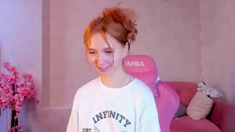 Snapshot of sienna_nyx chatting on June 25, 9:14 am Sienna online show from June 25, 9:14 am
