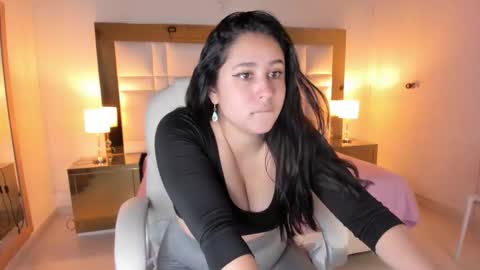 Snapshot of siennaa_rose chatting on November 7, 11:32 am Sienna online show from November 7, 11:32 am