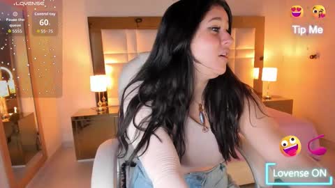 Snapshot of siennaa_rose chatting on November 11, 11:32 am Sienna online show from November 11, 11:32 am