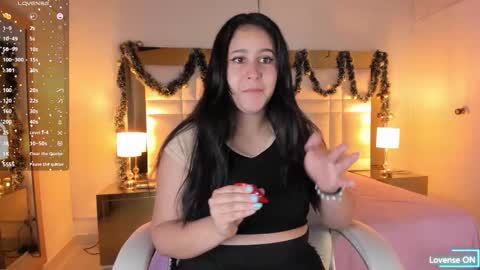 Snapshot of siennaa_rose chatting on December 3, 11:30 am Sienna online show from December 3, 11:30 am