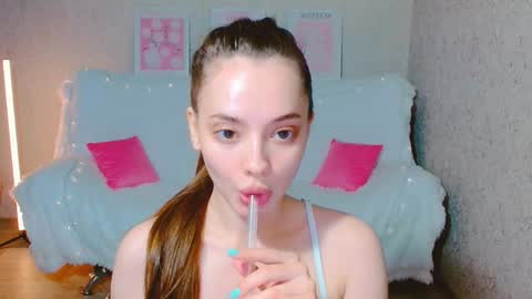 Sienna Mia online show from June 6, 5:39 pm
