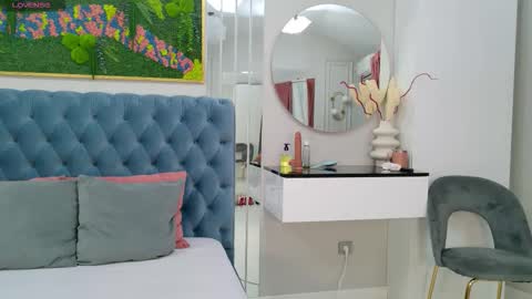 Sienna online show from September 28, 3:45 am