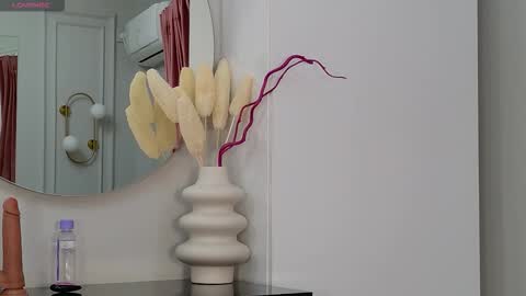 Sienna online show from October 20, 4:13 am