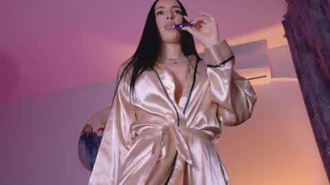 Sienna online show from April 22, 7:59 pm