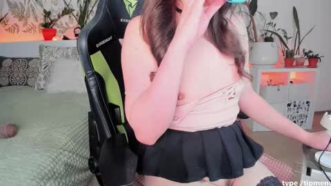 Si  online show from February 21, 9:05 pm