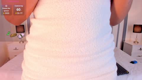 Snapshot of sierrataylor1 chatting on January 23, 8:24 pm online show from January 23, 8:24 pm