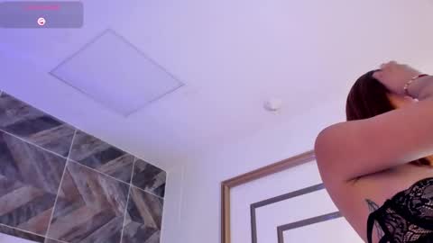 Snapshot of sierrataylor1 chatting on October 24, 12:30 am online show from October 24, 12:30 am