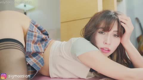 Snapshot of sigmasian chatting on January 25, 8:10 am OF instagram sigmaasian twitter sigmasian online show from January 25, 8:10 am