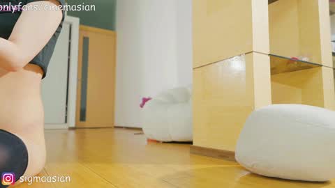 Snapshot of sigmasian chatting on January 31, 8:01 am OF instagram sigmaasian twitter sigmasian online show from January 31, 8:01 am