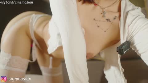 Snapshot of sigmasian chatting on February 6, 8:07 am OF instagram sigmaasian twitter sigmasian online show from February 6, 8:07 am