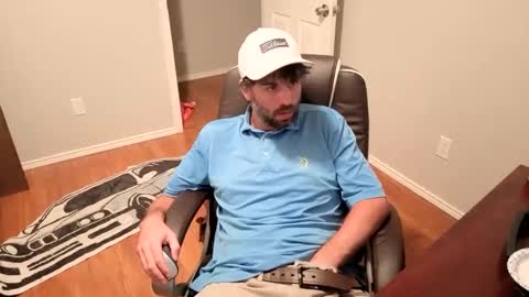 Snapshot of sigmaslayer chatting on October 5, 4:00 am sigmaslayer online show from October 5, 4:00 am