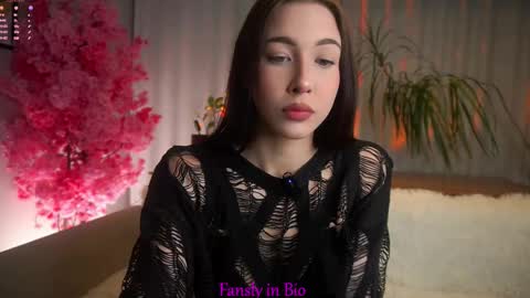 Eva  online show from October 13, 11:43 am