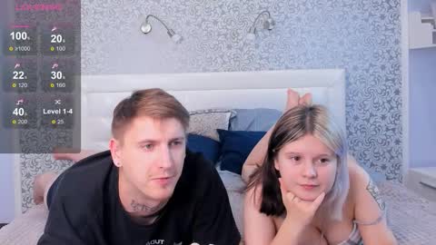 Snapshot of silentorbit chatting on November 14, 12:48 pm Jessica and Sam online show from November 14, 12:48 pm