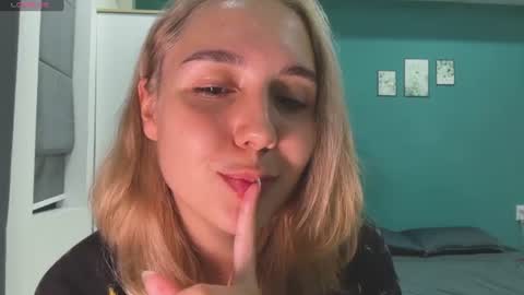 You fav Miss Si online show from June 25, 2:21 pm