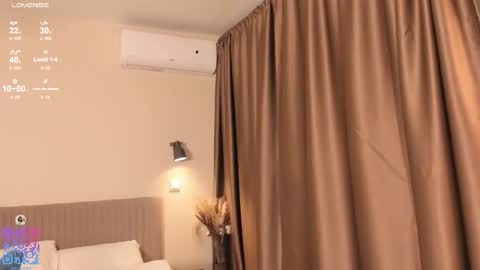 Call me Mia online show from November 23, 12:16 pm