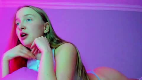 Mila online show from December 4, 7:39 am