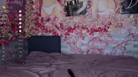 silly___woman online show from March 13, 8:26 pm