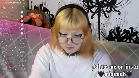 Mia online show from September 9, 2:00 am