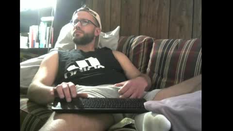 Snapshot of silu1027 chatting on April 12, 7:19 pm silu1027 online show from April 12, 7:19 pm