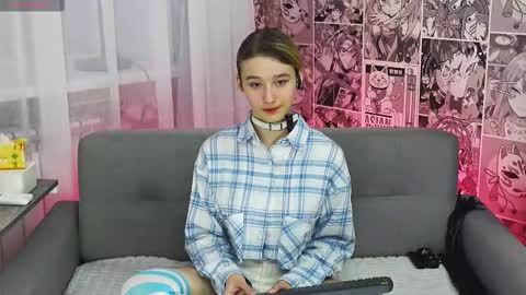 Snapshot of silva__tail chatting on October 16, 1:23 pm Silva online show from October 16, 1:23 pm